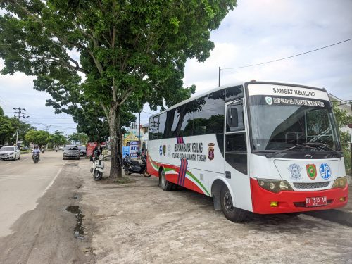 Mobil bus Samsat Keliling yang sangat efektif melayani masyarakat membayar Pajak Kendaraan Bermotor (PKB).(Photo/ist)