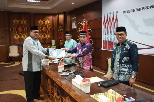 Penyerahan hasil penetapan juara MTQH XXXII Tingkat Provinsi Kalteng Tahun 2024.(Photo/asep)