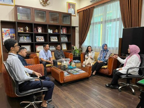 Kadis TPHP Prov.Kalteng saat menerima tamu perwakilan Bank Kalteng. (Photo/ist)