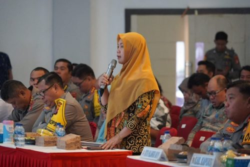 Asisten Perekonomian dan Pembangunan Setda Prov. Kalteng Sri Widanarni saat menghadiri tindak lanjut rapat swasembada jagung di Polda Kalteng.(Photo/arif wb)