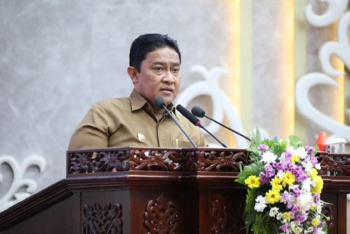 Wagub Kalteng H. Edy Pratowo saat menyampaikan Pidato Gubernur Kalteng pada Rapur ke-1 Pembukaan Masa Persidangan ke-2 Tahun 2025. (Photo/fery)