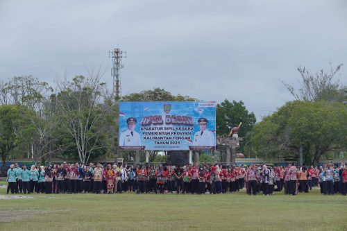 Suasana Apel Besar ASN Lingkup Pemerintah Provinsi Kalimantan Tengah di Halaman Kantor Gubernur Kalteng.(Photo/media disdik)