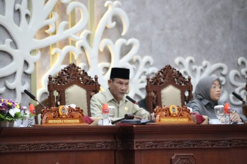 Ketua DPRD Prov. Kalteng Arton S. Dohong saat pimpin Rapat Paripurna ke-2 Masa Persidangan II Tahun Sidang 2025.(Photo/aldo)