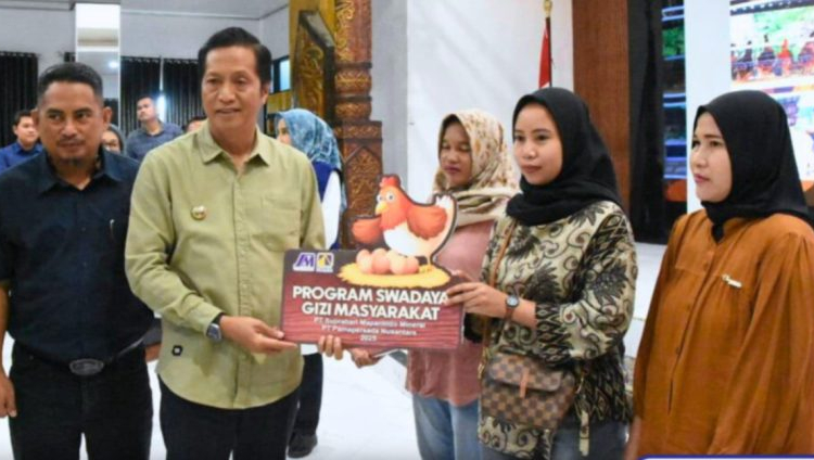 Kepala Dinas Kesehatan Barito Utara, Pariadi, melalui Kepala Bidang Kesmas, Ina Yastika, dalam acara SMM PAMA Healthy Awards 2025 yang digelar di Gedung Balai Antang, Muara Teweh, Sabtu 1 Februari 2025. Foto : SP