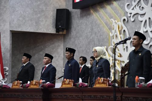 Gubernur H. Sugianto Sabran saat menghadiri Rapat Paripurna DPRD Prov. Kalteng.(Photo/yg)