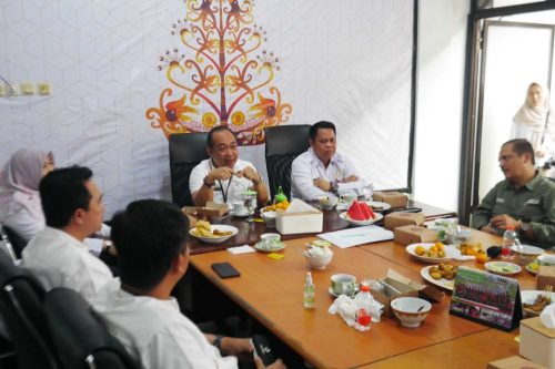 Kadis LH Prov. Kalteng Joni Harta dan Kadishut Prov. Kalteng Agustan Saining saat membuka rapat koordinasi yang digelar BPDAS Kahayan.(Photo/a)