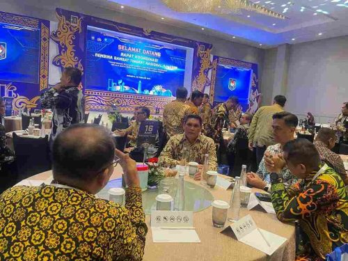 Kepala Bapenda Prov. Kalteng Anang Dirjo saat menghadiri Rapat Koordinasi Pembina Samsat Tingkat Nasional Tahun 2025 di Surabaya.(Photo/ss)